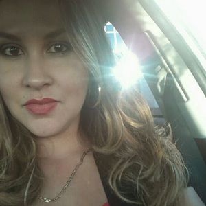 Meet your Posher, Ana